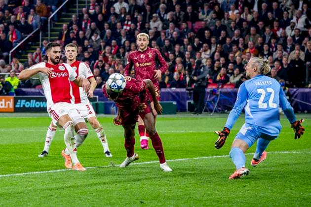 Victor Osimhen of Galatasaray heads the ball and scores 0-1 AFC Ajax v Galatasaray A.S., UEFA Champions League 2025 26 League Phase MD4, AFC Ajax v Galatasaray A.S., Johan Cruijff ArenA, November 5, 2025, Amsterdam, Netherlands.