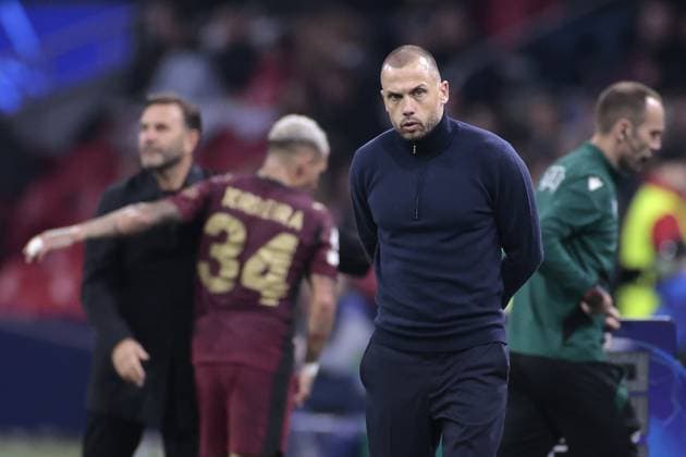 AMSTERDAM , 05-11-2025 , JohanCruyff Arena , season 2025 2026 , UEFA Champions League Football , match between Ajax and Galatasaray. Picture shows dejection after the match by John Heitinga Ajax - Galatasaray  x31879028x Copyright: