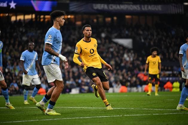 UEFA Champions League: Manchester City vs. Borussia Dortmund, 05.11.2025 MANCHESTER, GREAT BRITAIN - NOVEMBER 05: Jobe Bellingham of Borussia Dortmund in action during the UEFA Champions League match between Manchester City vs. Borussia Dortmund at Etihad Stadium on matchday 4 of the UEFA Champions League Season 2025 26 on November 05, 2025 in Manchester, Great Britain. Copyright: xBEAUTIFULxSPORTS Mansoorx