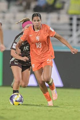 18 Van Hunnik S. C. R. (Forward) of Netherlands U-17 is in action during the FIFA U-17 Women s World Cup Morocco 2025 Semifinal match between Netherlands and Mexico in Rabat, Morocco, on November 5, 2025, at the Olympic Stadium  Copyright: xAndreaxAmato IPAxSportx xipa-agency.netx xx IPA_67577857 IPA_Agency_IPA67577857