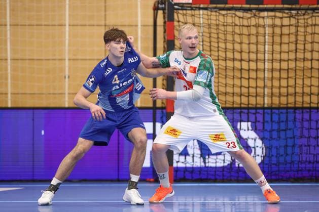 05.11.2025, xtgx, Handball, DHB Pokal 3. Runde, TV Großwallstadt - SC Magdeburg v.l. Theo Buchinger (Grosswallstadt, 4), Magnus Saugstrup (Magdeburg, 23) Zweikampf, Duell, Kampf, tackle Elsenfeld