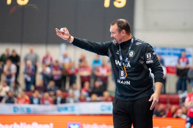 Handball I Herren I Saison 2025-2026 I DHB Pokal I Achtelfinale I TVB Stuttgart - SG Flensburg-Handewitt I 05.11.2025 Trainer Misha Kaufmann (TVB Stuttgart) wütend Stuttgart Scharrena Baden-Württemberg Deutschland Copyright: xLobeca MaxxPetershansx