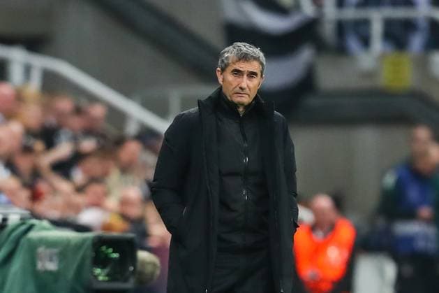 Newcastle United v Athletic Club, UEFA Champions League Ernesto Valverde Manager Of Athletic Club Dejected during the Newcastle United v Athletic Club UEFA Champions League Round 1 match at St. James Park, Newcastle Upon Tyne, England on 5 November 2025 Credit: Lee Keuneke Every Second Media Editorial use only. All images are copyright Every Second Media Limited. No images may be reproduced without prior permission. Copyright: xIMAGO EveryxSecondxMediax ESM-1656-0112 LeexKeunekex xEveryxSecondxMediax