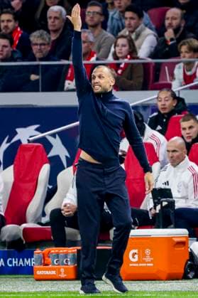 head coach John Heitinga of AFC Ajax gestures AFC Ajax v Galatasaray A.S., UEFA Champions League 2025 26 League Phase MD4, AFC Ajax v Galatasaray A.S., Johan Cruijff ArenA, November 5, 2025, Amsterdam, Netherlands.