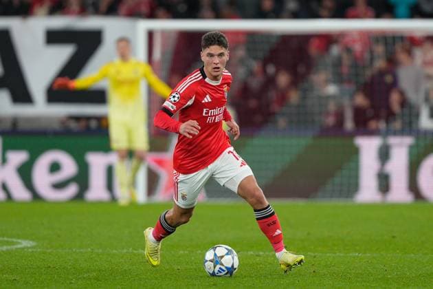 UEFA Champions League SL Benfica Vs Bayer Leverkusen in Lisbon, Portugal - 05 Nov 2025 Georgiy Sudakov of SL Benfica seen in action during UEFA Champions League 2025 26 League phase Matchday 4 between SL Benfica and Bayer Leverkusen at Estadio da Luz. Final score SL Benfica 0 : 1 Bayer Leverkusen Lisbon Portugal Copyright: xBrunoxdexCarvalhox xSOPAxImagesx brunodecarvalho_benficaleverkusen-1585