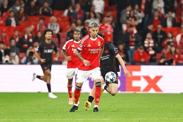 Enzo Barrenechea (Benfica), NOVEMBER 5, 2025 - Football Soccer : UEFA Champions League League phase match day 4 between SL Benfica - Bayer 04 Leverkusen at the Estadio do SL Benfica in Lisbon, Portugal. Noxthirdxpartyxsales  aflo_309481246