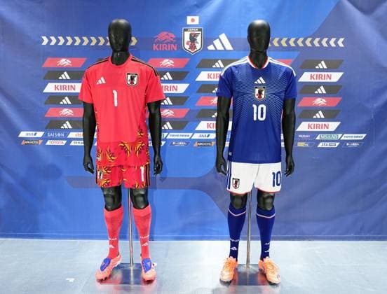 Football: Japan jerseys for 2026 World Cup The Japan Football Association unveils to the press in Tokyo on Nov. 6, 2025, the national team, Nationalteam s home jerseys for outfield players (blue) and goalkeepers to be worn at the 2026 World Cup in Canada, Mexico and the United States. The Samurai Blue will wear the new jerseys from a Nov. 14 friendly against Ghana.  A14AA0005010929P