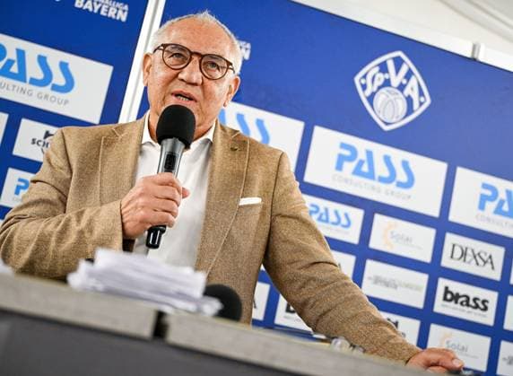 05.11.2025, xpsx, Viktoria Aschaffenburg Mitgliederversammlung, v.l. Felix Magath Aschaffenburg Bayern Deutschland (DEU)