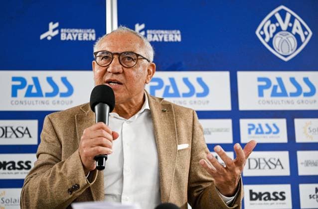 05.11.2025, xpsx, Viktoria Aschaffenburg Mitgliederversammlung, v.l. Felix Magath Aschaffenburg Bayern Deutschland (DEU)