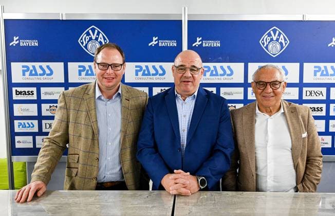 05.11.2025, xpsx, Viktoria Aschaffenburg Mitgliederversammlung, v.l. Marco Fecher, Matthias Hartmann, Felix Magath Aschaffenburg Bayern Deutschland (DEU)