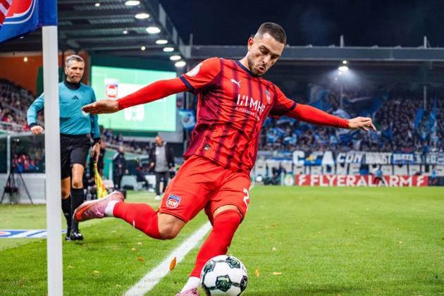 28.10.25 1. FC Heidenheim - Hamburger SV Deutschland, Heidenheim, 28.10.2025, Fussball, DFB-Pokal, Saison 2025 2026, 1. FC Heidenheim - Hamburger SV (0:1): Arijon Ibrahimovic (1. FC Heidenheim).