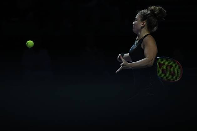 2025 WTA, Tennis Damen Finals RIYADH, SAUDI ARABIA - NOVEMBER 06: Jasmine Paolini of Italy in action against Jessica Pegula (not seen) of the United States during their final group-stage match, with a place in the semi-finals on the line, on Day 6 of the 2025 WTA Finals, part of the Hologic WTA Tour, at King Saud University Indoor Arena in Riyadh, Saudi Arabia, on November 6, 2025. Artur Widak Anadolu Riyadh Saudi Arabia. Editorial use only. Please get in touch for any other usage.  Copyright: x2025xAnadoluxArturxWidakx