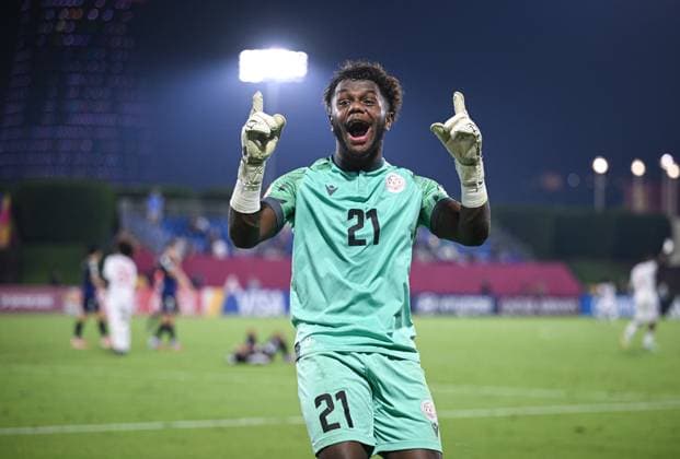 Fussball, Junioren U 17 WM 2025 in Doha Katar Vorrunde 06.11.2025 Gruppe B Japan - Neukaledonien JUBEL Neukaledonien; Torwart Nicolas Kutran nach dem sensationellen Unentschieden gegen Japan