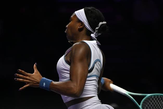 2025 WTA, Tennis Damen Finals RIYADH, SAUDI ARABIA - NOVEMBER 6: Arina Syarheyeuna Sabalenka (not seen) and Coco Gauff of United States compete during round of 16 stage match, on Day 6 of the 2025 WTA Finals, part of the Hologic WTA Tour, in Riyadh, Saudi Arabia, on November 6, 2025. Artur Widak Anadolu Riyadh Saudi Arabia. Editorial use only. Please get in touch for any other usage.  Copyright: x2025xAnadoluxArturxWidakx
