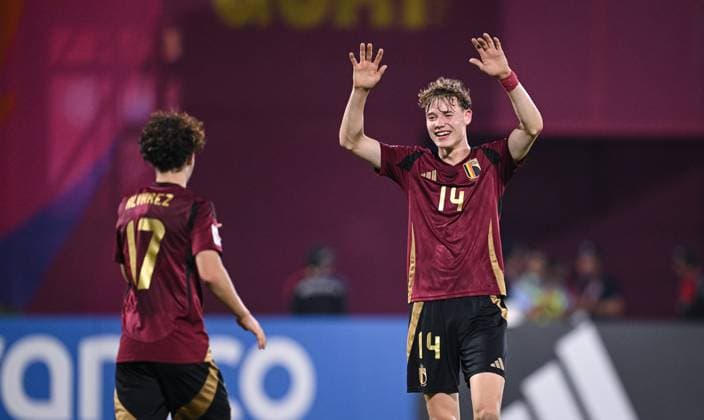 Fussball, Junioren U 17 WM 2025 in Doha Katar Vorrunde 06.11.2025 Gruppe D Belgien - Fidschi JUBEL Belgien; Torschuetze zum 0-4 Loic Alvarez (li) und Daan Braspenning (re)