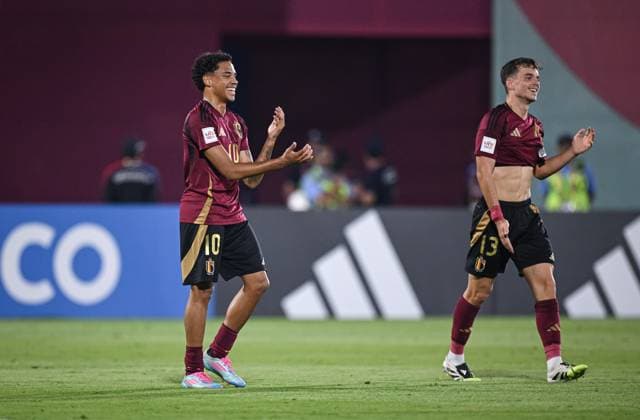 Fussball, Junioren U 17 WM 2025 in Doha Katar Vorrunde 06.11.2025 Gruppe D Belgien - Fidschi JUBEL Belgien; Noah Fernandez (li) und Pablo Capilla Rivera (re)