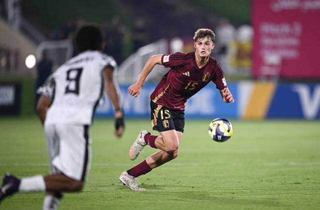 Fussball, Junioren U 17 WM 2025 in Doha Katar Vorrunde 06.11.2025 Gruppe D Belgien - Fidschi Wout Gielen (re, Belgien)