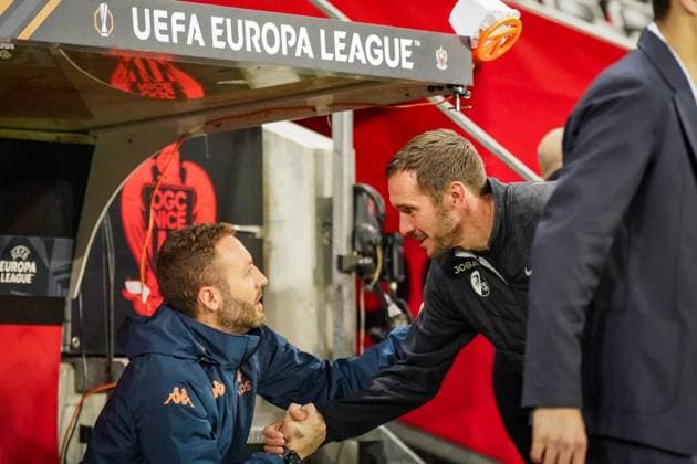 Fussball, UEFA Europa League 2025 26, 4. Spieltag - OGC Nizza vs SC Freiburg - Allianz Riviera (Nizza, Frankreich): Julian Schuster (SC Freiburg, Trainer) Copyright: xJOERANxSTEINSIEKx