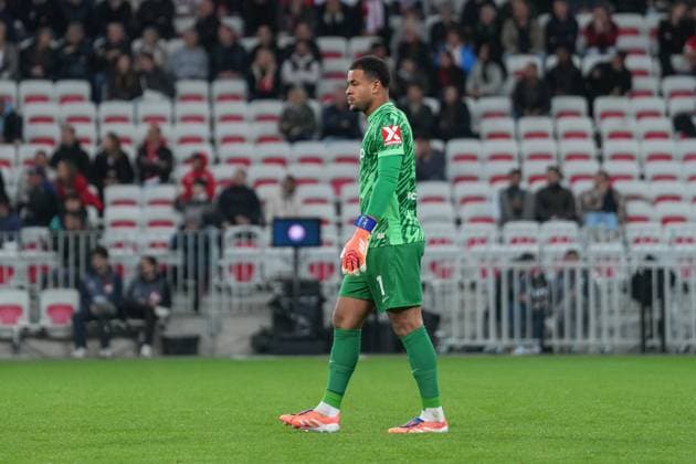 Noah Atubolu (SC Freiburg, 01) , Frankreich, Fussball, UEFA Europa League, 4.Spieltag, Ligaphase, 2025 2026, OGC Nizza vs. SC Freiburg, 06.11.2025, Allianz Riviera, Nizza, Frankreich Nizza Allianz Riviera Provence-Alpes-CÃ te d Azur, CÃ Frankreich Copyright: xArnexAmbergx