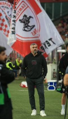 Samsunspor v Hamrun Spartans - UEFA Conference League SAMSUN, TURKIYE - NOVEMBER 6: Head Coach of Samsunpor Thomas Reis follows the UEFA Conference League week 3 match between Samsunspor and Hamrun Spartans at Yeni 19 Mayis Stadium in Samsun, Turkiye, on November 6, 2025. Recep Bilek Anadolu Samsun Turkey. Editorial use only. Please get in touch for any other usage.  Copyright: x2025xAnadoluxRecepxBilekx