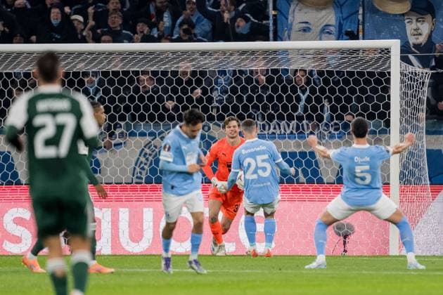251106 Goalkeeper Melker Ellborg of Malmö FF celebrates during the UEFA Europa League football match between Malmö FF and Panathinaikos on November 6, 2025 in Malmö. Photo: Petter Arvidson BILDBYRAN kod PA PA1108 fotboll football soccer fotball uefa europa league europa league malmö ff panathinaikos bbeng bbauto jubel Copyright: PETTERxARVIDSON BB251106PA056