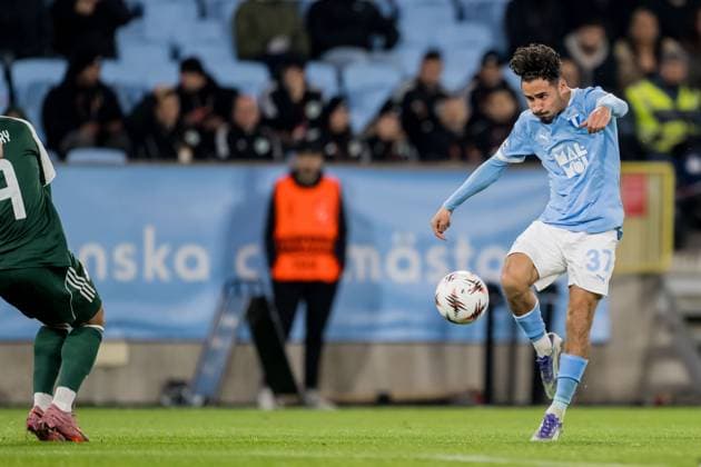251106 Adrian Skogmar of Malmö FF during the UEFA Europa League football match between Malmö FF and Panathinaikos on November 6, 2025 in Malmö. Photo: Petter Arvidson BILDBYRAN kod PA PA1108 fotboll,football,soccer,fotball,uefa europa league,europa league Copyright: PETTERxARVIDSON BB251106PA058
