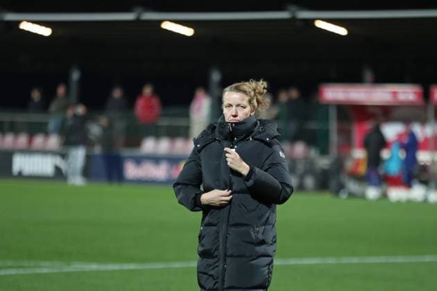 Google Pixel Frauen-Bundesliga, RB Leipzig - FC Carl Zeiss Jena; 06.11.2025 Viola Odebrecht (Leiterin Frauen- und Mädchenfußball, RB Leipzig). Fußball, Google Pixel Frauen-Bundesliga, Saison 2025 2026, 9. Spieltag: RB Leipzig vs. FC Carl Zeiss Jena am 06.11.2025, Trainingszentrum Cottaweg, Leipzig. DFB REGULATIONS PROHIBIT ANY USE OF PHOTOGRAPHS AS IMAGE SEQUENCES AND OR QUASI-VIDEO. Copyright: xBEAUTIFULxSPORTS JanxKaeferx