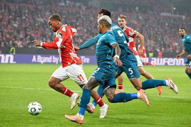 Conference League Mewa-Arena Mainz - 0611.2025 1. FSV Mainz 05 (mz) - AC. Florenz (flo) Armindo SIEB (1. FSV Mainz 05), li - Jacobo FAZZINI , mi Fussball - Conference League - 1. FSV Mainz 05
