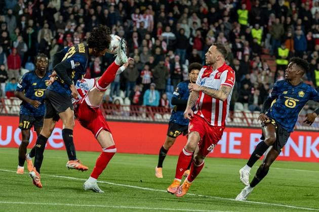 BELGRADE - FOOTBALL - EUROPA LEAGUE - BELGRADE -LOSC PHOTOPQR VOIX DU NORD PASCAL BONNIERE ; 06 11 2025 ; BELGRADE 06.11.2025 europa League , match opposant l Etoile rouge de Belgrade au Losc ( Lille ) . Photo Pascal Bonniere La voix Du Nord HAUTS DE FRANCE France  Copyright: xPHOTOPQR VOIXxDUxNORD MAXPPPxPASCALxBONNIEREx 20251106VDN0584 20251106VDN0584