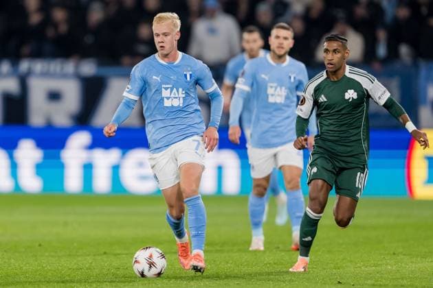 251106 Otto Rosengren of Malmö FF during the UEFA Europa League football match between Malmö FF and Panathinaikos on November 6, 2025 in Malmö. Photo: Petter Arvidson BILDBYRAN kod PA PA1108 fotboll football soccer fotball uefa europa league europa league malmö ff panathinaikos bbeng Copyright: PETTERxARVIDSON BB251106PA071