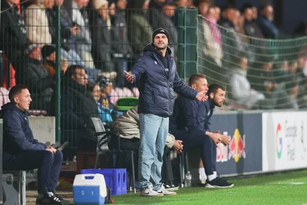 RB Leipzig - Jena 1. Bundesliga Frauen Leipzig, Trainingszentrum am Cottaweg, 06.11.2025, Fußball, Frauen, Saison 2025 2026, Frauen-Bundesliga, 9. Spieltag , RB Leipzig - FC Carl Zeiss Jena , Im Bild.:Trainer Florian Kästner Kaestner (Jena) ,