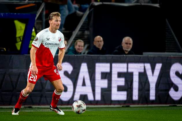 FC Utrecht midfielder Dani de Wit during the match FC Utrecht vs FC Porto at the Stadion Galgenwaard for the Europa League - League phase - Matchday 4 season 2025-2026 in UTRECHT, Netherlands on 6 november 2025, (photo by Marcel van Dorst EYE4images DeFodi Images) FC Utrecht midfielder Dani de Wit during the match FC Utrecht vs FC Porto at the Stadion Galgenwaard for the Europa League League League phase Matchday 4 season 2025 2026 in UTRECHT, Netherlands on 6 november 2025, photo by Marcel van Dorst EYE4images DeFodi Images