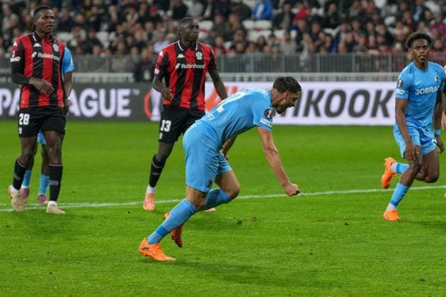 Vincenzo Grifo (SC Freiburg, 32) Elfmeter, Strafstoß, Torjubel, Emotionen, Torschuss, Abschluss, Torerfolg, Tor, Treffer , Frankreich, Fussball, UEFA Europa League, 4.Spieltag, Ligaphase, 2025 2026, OGC Nizza vs. SC Freiburg, 06.11.2025, Allianz Riviera, Nizza, Frankreich Nizza Allianz Riviera Provence-Alpes-CÃ te d Azur, CÃ Frankreich Copyright: xArnexAmbergx