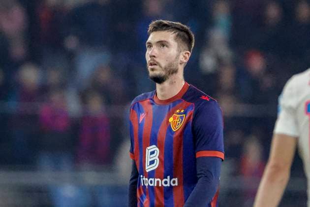 Leo Leroy (FC Basel, 22) , Schweiz, Fussball, UEFA Europa League, 4. Spieltag, 2025 2026, FC Basel vs. FCSB Bukarest, 06.11.2025, Sankt Jakob Park, Basel, Schweiz Basel Sankt Jakob Park Kanton Basel-Stadt Schweiz Copyright: xGrantxHubbsx
