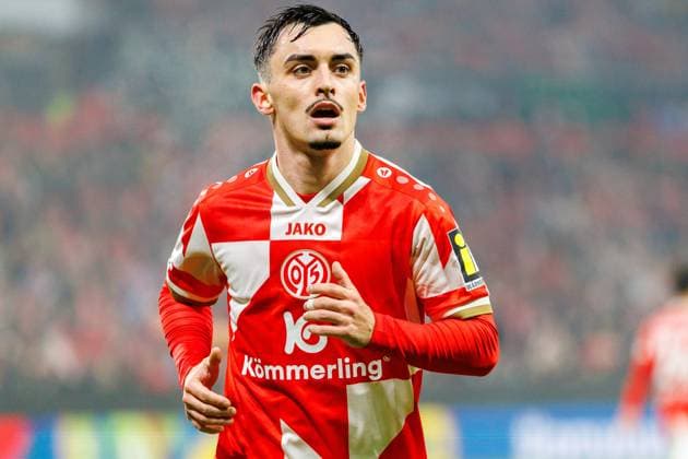 UECL: 1. FSV Mainz 05 - AC Florenz Paul Nebel (1. FSV Mainz 05, 8) im Spiel der UEFA Conference League zwischen 1. FSV Mainz 05 und AC Florenz am 3. Spieltag in der MEWA Arena Mainz am 06.11.2025 Copyright: xBEAUTIFULxSPORTS Hahnex