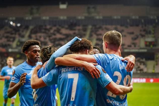 Fussball, UEFA Europa League 2025 26, 4. Spieltag - OGC Nizza vs SC Freiburg - Allianz Riviera (Nizza, Frankreich): Tor und Torjubel zum 1:3 durch Derry Scherhant (SC Freiburg, 07) Freude, Emotionen, Jubel Copyright: xJOERANxSTEINSIEKx
