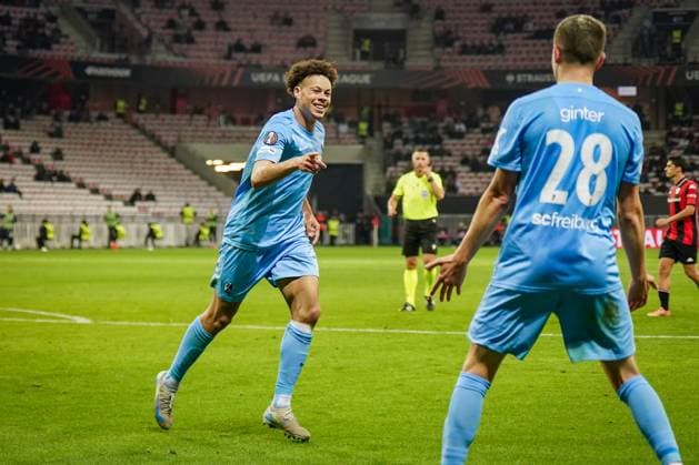 Fussball, UEFA Europa League 2025 26, 4. Spieltag - OGC Nizza vs SC Freiburg - Allianz Riviera (Nizza, Frankreich): Tor und Torjubel zum 1:3 durch Derry Scherhant (SC Freiburg, 07) Freude, Emotionen, Jubel Copyright: xJOERANxSTEINSIEKx
