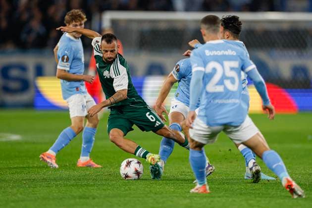 MALMÖ, SWEDEN 20251106 Panathinaikos Manolis Siopis with the ball during Thursday s Europa League fourth round football match between Malmö FF and Panathinaikos at Eleda Stadium. MALMÖ SWEDEN x10600x