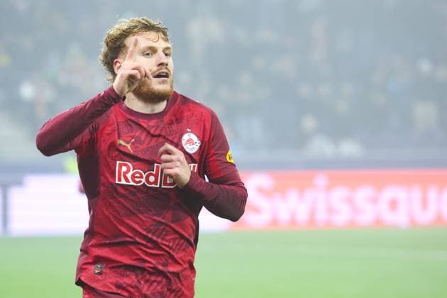SOCCER - UEFA EL, RBS vs Deventer SALZBURG,AUSTRIA,06.NOV.25 - SOCCER - UEFA Europa League, Red Bull Salzburg vs Go Ahead Eagles Deventer. Image shows the rejoicing of scorer Yorbe Vertessen (RBS).  GEPAxpictures xDavidxGeieregger