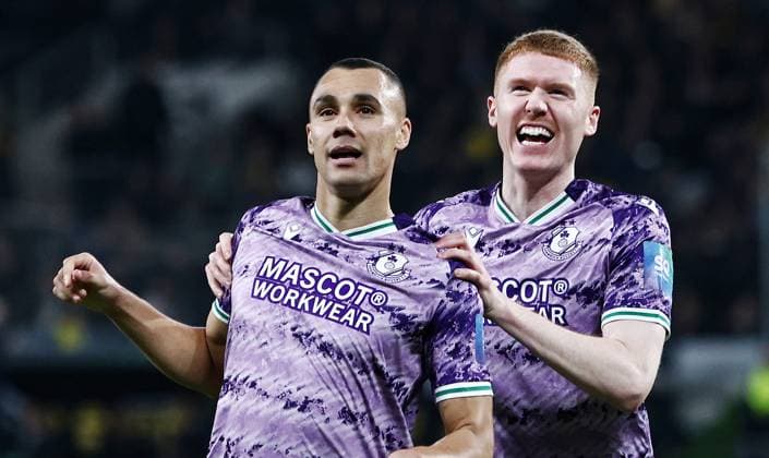UEFA Europa Conference League Group Phase, OPAP Arena, Athens, Greece 6 11 2025 AEK Athens vs Shamrock Rovers Rovers Graham Burke celebrates scoring his sides first goal with Darragh Nugent Graham Burke celebrates scoring his sides first goal with Darragh Nugent 6 11 2025  Copyright: x INPHOx PER_4906