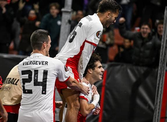 UTRECHT - (l-r) Nick Viergever of FC Utrecht, Souffian El Karouani of FC Utrecht, and Miguel Rodriguez of FC Utrecht celebrate the 1-0 goal during the UEFA Europa League match between FC Utrecht and FC Porto at the Galgenwaard Stadium on November 6, 2025, in Utrecht, Netherlands. ANP OLAF KRAAK UEFA Europa League 2025-2026 xVIxANPxSportx xxANPxIVx 541412477 originalFilename: 541412477.jpg
