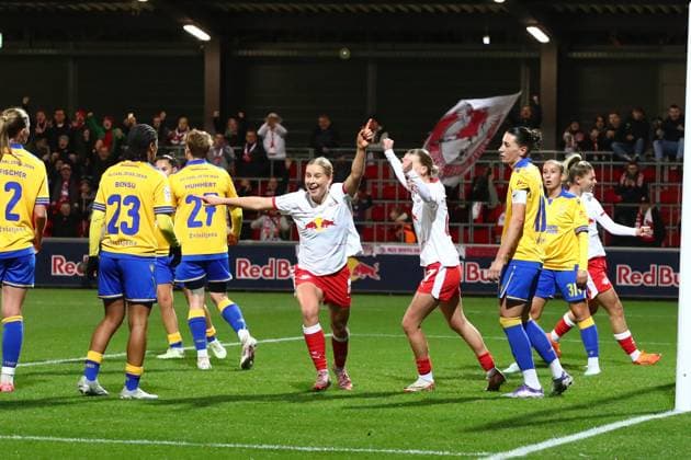 RB Leipzig - Jena 1. Bundesliga Frauen Leipzig, Trainingszentrum am Cottaweg, 06.11.2025, Fußball, Frauen, Saison 2025 2026, Frauen-Bundesliga, 9. Spieltag , RB Leipzig - FC Carl Zeiss Jena , Im Bild: Tor für RB Leipzig ,Torjubel nach dem 1:0