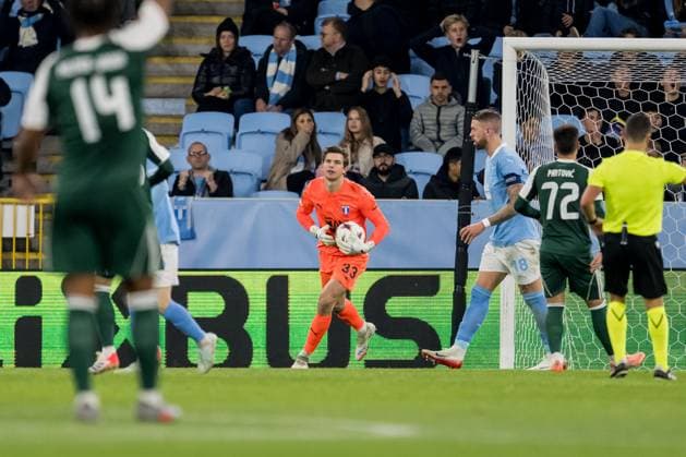 251106 Goalkeeper Melker Ellborg of Malmö FF during the UEFA Europa League football match between Malmö FF and Panathinaikos on November 6, 2025 in Malmö. Photo: Petter Arvidson BILDBYRAN kod PA PA1108 fotboll football soccer fotball uefa europa league europa league malmö ff panathinaikos bbeng bbauto Copyright: PETTERxARVIDSON BB251106PA120