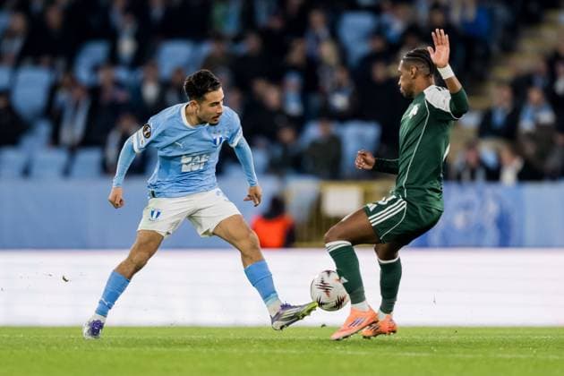251106 Adrian Skogmar of Malmö FF and Erik Palmer-Brown of Panathinaikos during the UEFA Europa League football match between Malmö FF and Panathinaikos on November 6, 2025 in Malmö. Photo: Petter Arvidson BILDBYRAN kod PA PA1108 fotboll football soccer fotball uefa europa league europa league malmö ff panathinaikos bbeng bbauto Copyright: PETTERxARVIDSON BB251106PA127