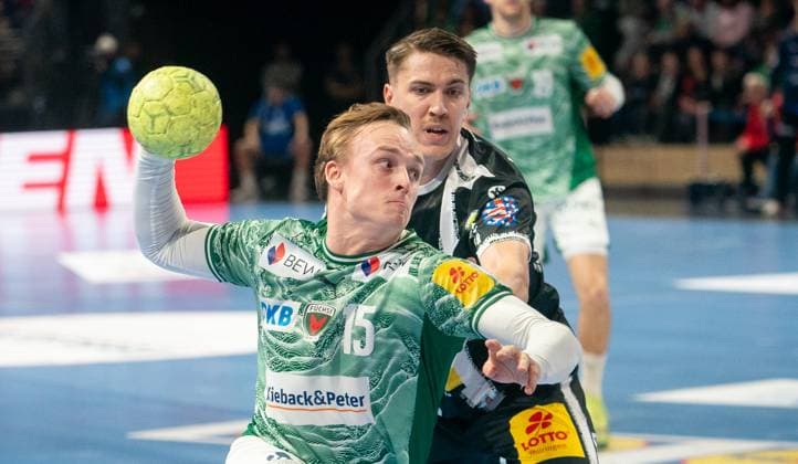 6.11.2025, Handball, Herren, DHB-Pokal 2025 26, Achtelfinale, Füchse Berlin - ThSV Eisenach Tobias Grondahl (Füchse Berlin, li.) Berlin Max-Schmeling-Halle Brandenburg Deutschland