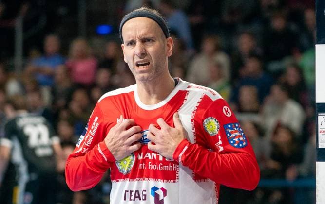 6.11.2025, Handball, Herren, DHB-Pokal 2025 26, Achtelfinale, Füchse Berlin - ThSV Eisenach Silvio Heinevetter (ThSV Eisenach) ist enttäuscht. Berlin Max-Schmeling-Halle Brandenburg Deutschland
