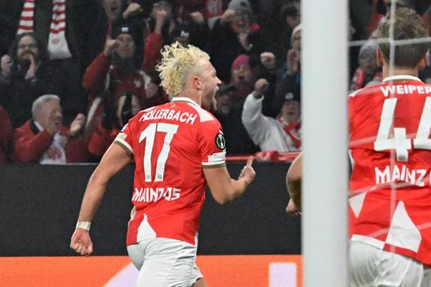 06.11.2025, xsltx, Fussball UEFA Conference League, FSV Mainz 05 - AC Florenz v.l. Torjubel nach dem Tor zum celebrating the goal celebrate 1:1 durch Benedict Hollerbach (FSV Mainz 05) (DFL DFB REGULATIONS PROHIBIT ANY USE OF PHOTOGRAPHS as IMAGE SEQUENCES and or QUASI-VIDEO) Mainz