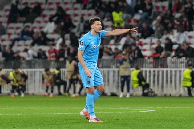 Maximilian Eggestein (SC Freiburg, 08) , Frankreich, Fussball, UEFA Europa League, 4.Spieltag, Ligaphase, 2025 2026, OGC Nizza vs. SC Freiburg, 06.11.2025, Allianz Riviera, Nizza, Frankreich Nizza Allianz Riviera Provence-Alpes-CÃ te d Azur, CÃ Frankreich Copyright: xArnexAmbergx