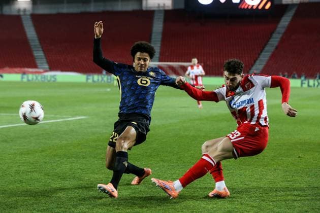 Crvena Zvezda v Lille - UEFA Europa League BELGRADE, SERBIA - NOVEMBER 06: Nair Tiknizyan (23) of Crvena Zvezda in action against Tiago Santos (22) of Lille during the UEFA Europa League football match between Crvena Zvezda and Lille at Rajko Mitic Stadium on November 6, 2025 in Belgrade, Serbia. Filip Stevanovic Anadolu Belgrade Serbia. Editorial use only. Please get in touch for any other usage.  Copyright: x2025xAnadoluxFilipxStevanovicx