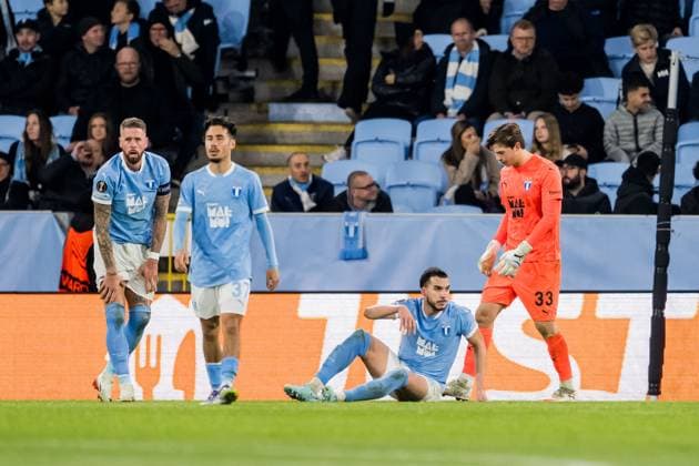 251106 Pontus Jansson, Adrian Skogmar, Andrej Djuric, and goalkeeper Melker Ellborg of Malmö FF look dejected after 0-1 during the UEFA Europa League football match between Malmö FF and Panathinaikos on November 6, 2025 in Malmö. Photo: Petter Arvidson BILDBYRAN kod PA PA1108 fotboll football soccer fotball uefa europa league europa league malmö ff panathinaikos bbeng bbauto depp Copyright: PETTERxARVIDSON BB251106PA142